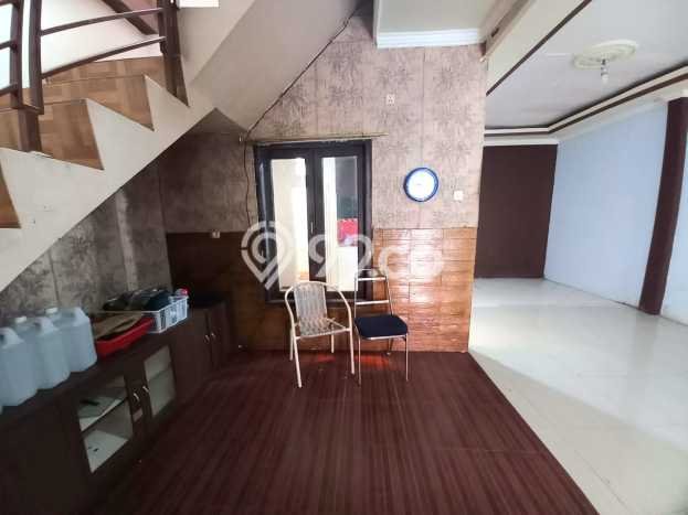 Rumah sewa siap huni 4 Kamar Tidur di Kemang Pratama, Bekasi Rumah sewa siap huni 4 Kamar Tidur di Kemang Pratama, Bekasi