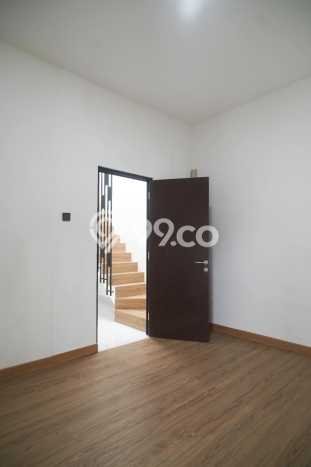 Rumah Modern 4 KT di Duta Harapan Bekasi Semi Furnished Rumah Modern 4 KT di Duta Harapan Bekasi Semi Furnished