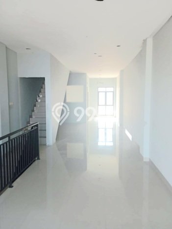 Unit Ruko Disewa Lokasi Tebet, Jakarta Selatan Spesifikasi Luas Bangunan 180m2 Unit Ruko Disewa Lokasi Tebet, Jakarta Selatan Spesifikasi Luas Bangunan 180m2