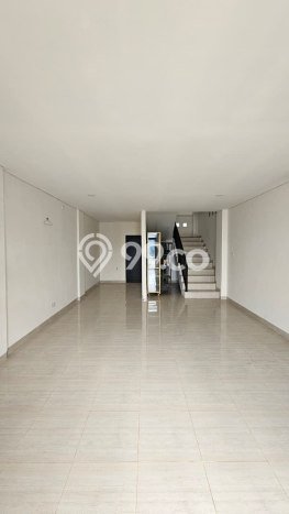 Ruko untuk disewa di Cakung punya LT 200m2 & LB 120m2 harga sewa kompetitif Ruko untuk disewa di Cakung punya LT 200m2 & LB 120m2 harga sewa kompetitif