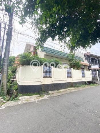 Rumah Elit Modern Tanpa Renovasi di Pondok Kelapa Jakarta Timur Rumah Elit Modern Tanpa Renovasi di Pondok Kelapa Jakarta Timur