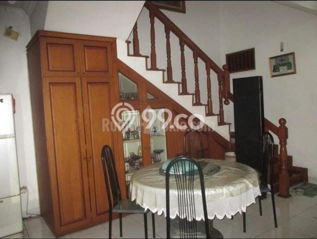 Rumah Modern 5 KT di Pulomas Jakarta Timur Semi Furnished Rumah Modern 5 KT di Pulomas Jakarta Timur Semi Furnished