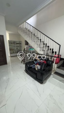 Dijual Rumah Premium dengan Fasilitas Sekitar Komplit di Kebon Jeruk, Jakarta Barat Dijual Rumah Premium dengan Fasilitas Sekitar Komplit di Kebon Jeruk, Jakarta Barat