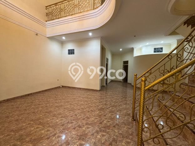 Ruko Usaha Dijual di Cengkareng Jakarta Barat LT 160m2 & LB 120m2 Ruko Usaha Dijual di Cengkareng Jakarta Barat LT 160m2 & LB 120m2