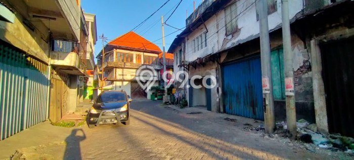 LOKASI SUPER STRATEGIS! Ruko Kawasan Pabean Cantikan, Luas 120m2m², Kawasan Komersial LOKASI SUPER STRATEGIS! Ruko Kawasan Pabean Cantikan, Luas 120m2m², Kawasan Komersial