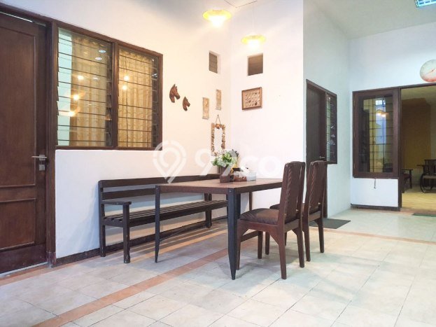 PROPERTI UNGGULAN! Rumah Strategis area Rungkut, Luas 325m2m² Bangunan 300m2m² PROPERTI UNGGULAN! Rumah Strategis area Rungkut, Luas 325m2m² Bangunan 300m2m²