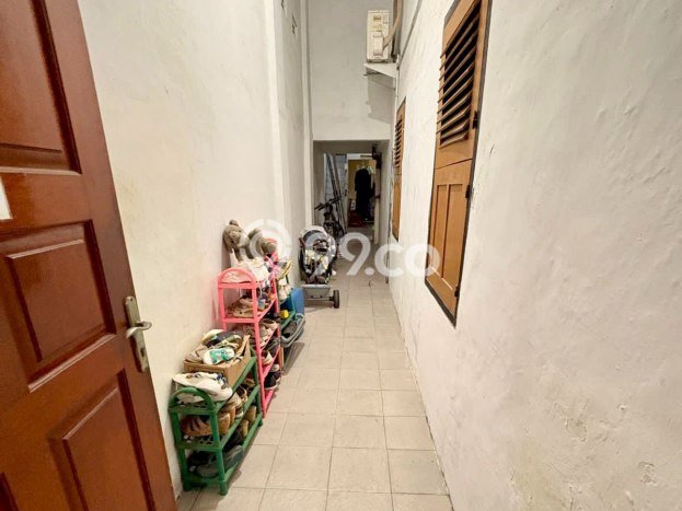 Unit Kost Dijual di Dharma Husada dengan 16 Kamar Area Ramai Unit Kost Dijual di Dharma Husada dengan 16 Kamar Area Ramai
