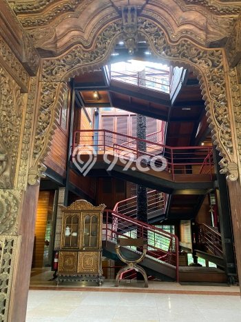 Rumah Mewah LB 806m2 Siap Pakai Desain Elegan di Ciganjur, Jakarta Selatan Rumah Mewah LB 806m2 Siap Pakai Desain Elegan di Ciganjur, Jakarta Selatan
