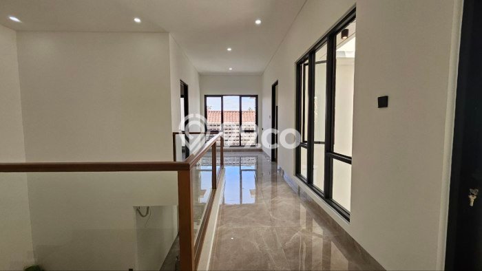 Best Deal Hunian Mewah Ideal dan Luas di BSD, Tangerang Selatan Best Deal Hunian Mewah Ideal dan Luas di BSD, Tangerang Selatan