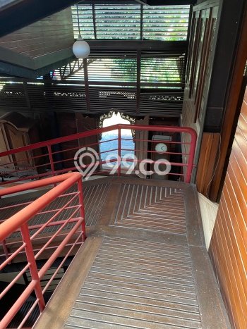 Rumah Mewah LB 806m2 Siap Pakai Desain Elegan di Ciganjur, Jakarta Selatan Rumah Mewah LB 806m2 Siap Pakai Desain Elegan di Ciganjur, Jakarta Selatan