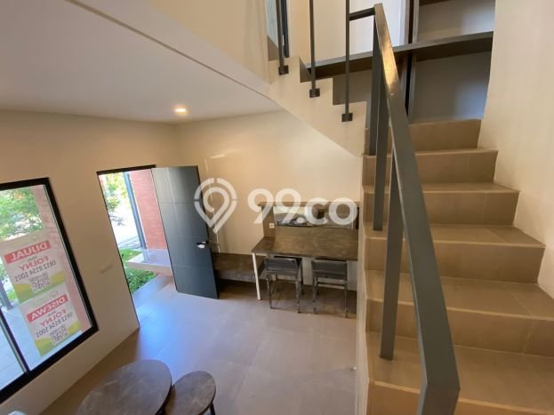 Rumah Luas Asri 2 KT Siap Pakai di BSD City Tangerang Rumah Luas Asri 2 KT Siap Pakai di BSD City Tangerang