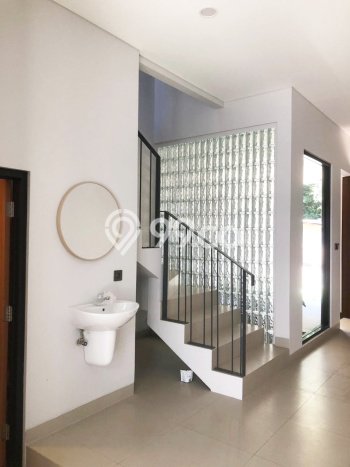 Hunian Elit LB 256m2 Siap Huni Desain Elegan di BSD City, Tangerang Hunian Elit LB 256m2 Siap Huni Desain Elegan di BSD City, Tangerang