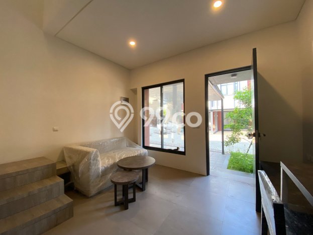 Rumah Luas Asri 2 KT Siap Pakai di BSD City Tangerang Rumah Luas Asri 2 KT Siap Pakai di BSD City Tangerang