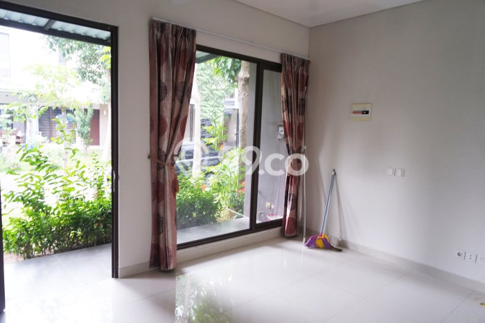 Rumah Mewah LB 101m2 Siap Pakai Desain Elegan di BSD City, Tangerang Rumah Mewah LB 101m2 Siap Pakai Desain Elegan di BSD City, Tangerang