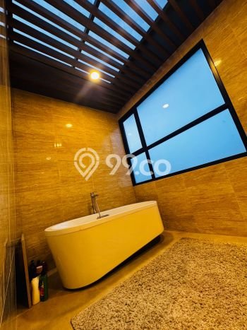 Ready to Use! Premium House LT 298m2 Desain Modern di BSD City Ready to Use! Premium House LT 298m2 Desain Modern di BSD City