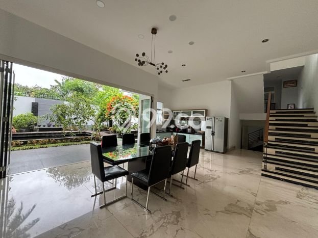 For Sale! Luxury House LT 644m2 Desain Elegan di BSD City For Sale! Luxury House LT 644m2 Desain Elegan di BSD City