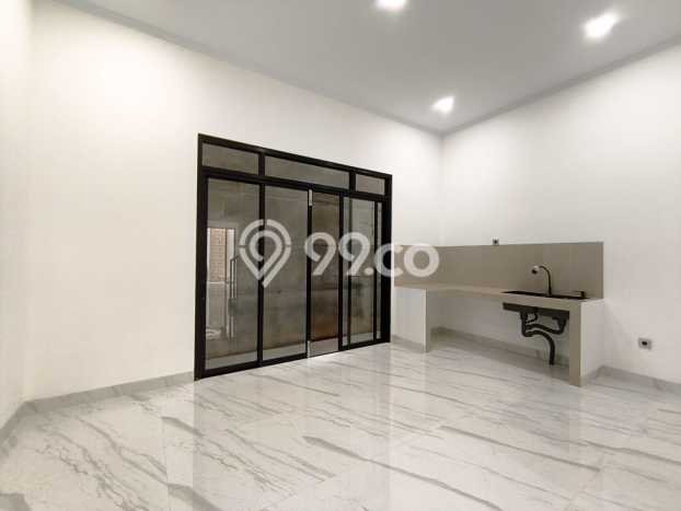 Rumah Modern LB/LT 182m2/126m2 Siap Huni di Meruya, Jakarta Barat Rumah Modern LB/LT 182m2/126m2 Siap Huni di Meruya, Jakarta Barat