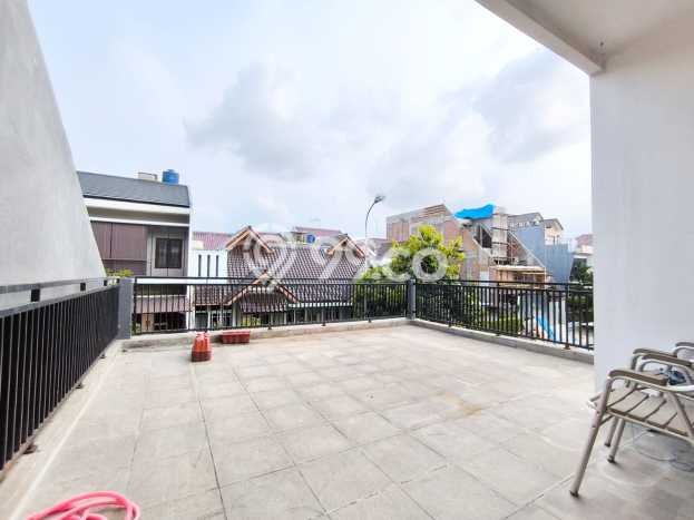 Jual Rumah Mewah Elegan Dengan View Cantik di Meruya, Jakarta Barat Jual Rumah Mewah Elegan Dengan View Cantik di Meruya, Jakarta Barat