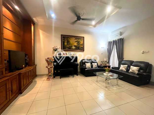 For Sale! Luxury House LT 200m2 Desain Modern di Permata Buana For Sale! Luxury House LT 200m2 Desain Modern di Permata Buana