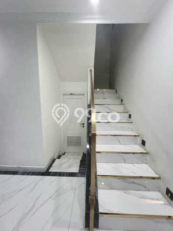 Rumah Luxury Modern Tanpa Renovasi di Puri Mansion Jakarta Barat Rumah Luxury Modern Tanpa Renovasi di Puri Mansion Jakarta Barat