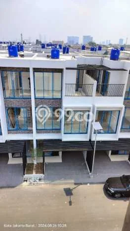 Rumah Elit LB 132m2 Siap Pakai Desain Elegan di Meruya, Jakarta Barat Rumah Elit LB 132m2 Siap Pakai Desain Elegan di Meruya, Jakarta Barat