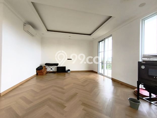 Rumah Elit Modern Tanpa Renovasi di Green Lake City Jakarta Barat Rumah Elit Modern Tanpa Renovasi di Green Lake City Jakarta Barat