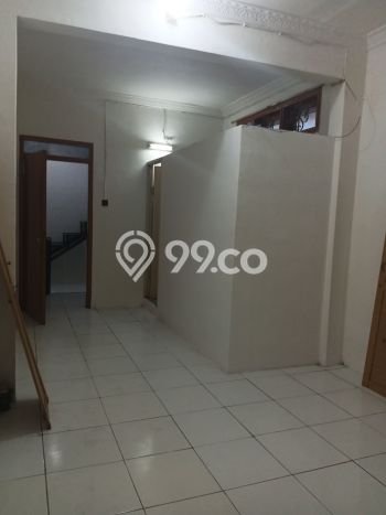 Sewa Rumah Murah di Petemon Surabaya Punya 4 Kamar Tidur Sewa Rumah Murah di Petemon Surabaya Punya 4 Kamar Tidur