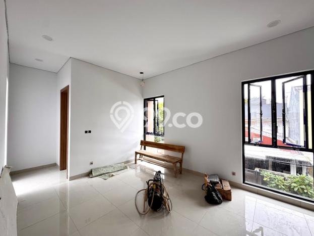 Jual Rumah Luas Elegan Dengan View Eksklusif di Meruya, Jakarta Barat Jual Rumah Luas Elegan Dengan View Eksklusif di Meruya, Jakarta Barat
