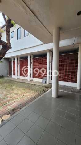 Rumah sewa siap huni 6 KT di Puri Indah, Jakarta Barat Rumah sewa siap huni 6 KT di Puri Indah, Jakarta Barat