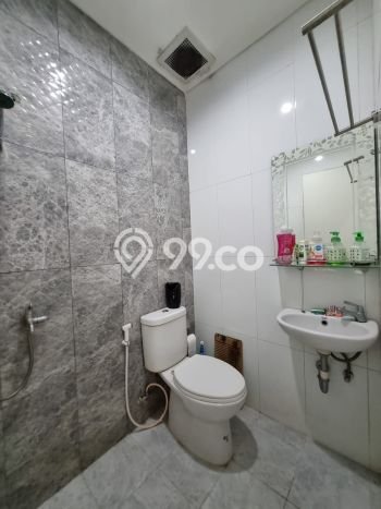 Jual Rumah Eksklusif 3 KT di Graha Raya, Tangerang Selatan Jual Rumah Eksklusif 3 KT di Graha Raya, Tangerang Selatan