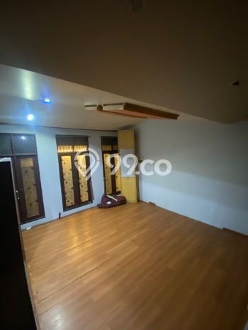 Ruko Dijual di Prime Area Jakarta Selatan Luas 400m2 Ruko Dijual di Prime Area Jakarta Selatan Luas 400m2