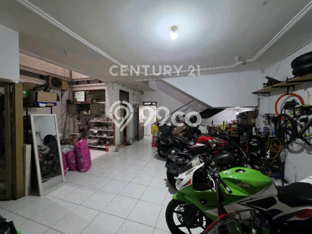 Rumah Kondisi Baik Disewakan di Pasir Kaliki, Bandung LT 396m2, LB 800m2 Rumah Kondisi Baik Disewakan di Pasir Kaliki, Bandung LT 396m2, LB 800m2