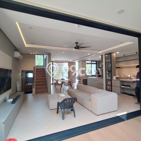 HUNIAN BERKELAS! Rumah Exclusive Gading Serpong Serenade Lake, Tangerang, LT 144m² LB 198m² HUNIAN BERKELAS! Rumah Exclusive Gading Serpong Serenade Lake, Tangerang, LT 144m² LB 198m²