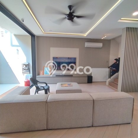 HUNIAN BERKELAS! Rumah Exclusive Gading Serpong Serenade Lake, Tangerang, LT 144m² LB 198m² HUNIAN BERKELAS! Rumah Exclusive Gading Serpong Serenade Lake, Tangerang, LT 144m² LB 198m²