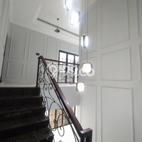 Rumah PREMIUM area BSD Nusaloka, Tangerang, LT 180m² LB 220m² KESEMPATAN TERBATAS! Rumah PREMIUM area BSD Nusaloka, Tangerang, LT 180m² LB 220m² KESEMPATAN TERBATAS!