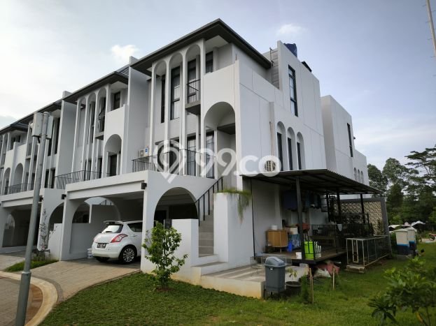 Ready to Use! Premium House LT 120m2 Desain Modern di BSD Green Wich Ready to Use! Premium House LT 120m2 Desain Modern di BSD Green Wich