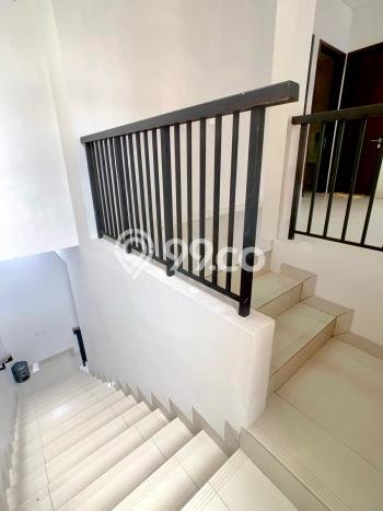 Rumah Luxury Modern Siap Huni di BSD Eminent Tangerang Rumah Luxury Modern Siap Huni di BSD Eminent Tangerang