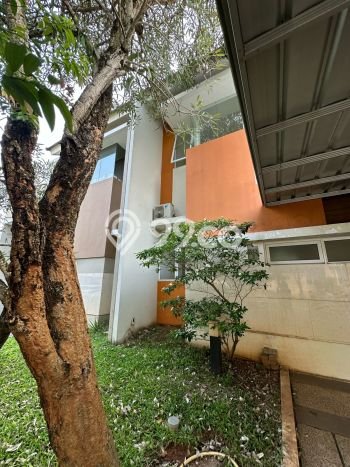 Ready to Use! Premium House LT 140m2 Desain Elegan di BSD Eminent Ready to Use! Premium House LT 140m2 Desain Elegan di BSD Eminent