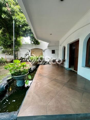 Rumah Mewah LB 400m2 Siap Pakai Desain Elegan di Bintaro, Jakarta Selatan Rumah Mewah LB 400m2 Siap Pakai Desain Elegan di Bintaro, Jakarta Selatan