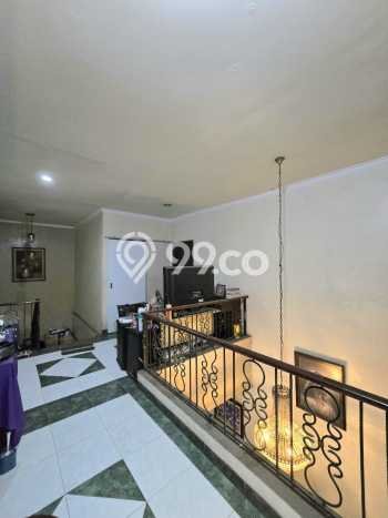 Rumah Mewah LB 300m2 Siap Huni Desain Elegan di Bintaro, Tangerang Selatan Rumah Mewah LB 300m2 Siap Huni Desain Elegan di Bintaro, Tangerang Selatan