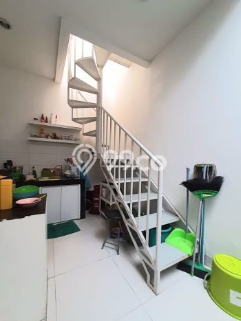Rumah Luas Asri 3 KT Siap Pakai di Bintaro Tangerang Selatan Rumah Luas Asri 3 KT Siap Pakai di Bintaro Tangerang Selatan
