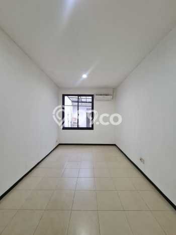 Rumah Modern 3 Kamar LT 142m2 di Graha Raya Rumah Modern 3 Kamar LT 142m2 di Graha Raya