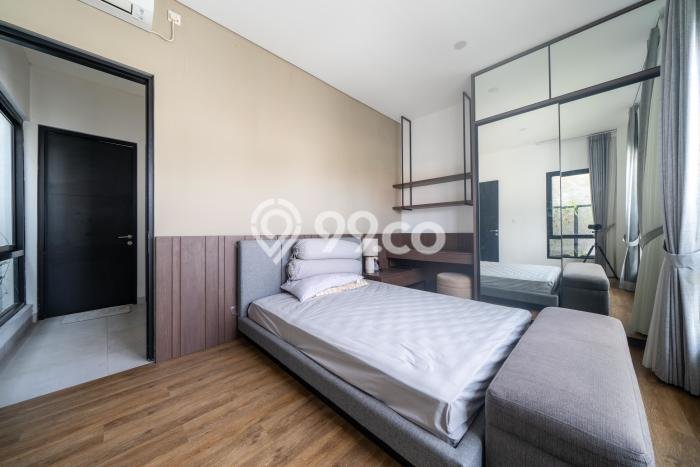 Rumah Elit LB 177m2 Siap Pakai Desain Elegan di Bintaro, Tangerang Selatan Rumah Elit LB 177m2 Siap Pakai Desain Elegan di Bintaro, Tangerang Selatan