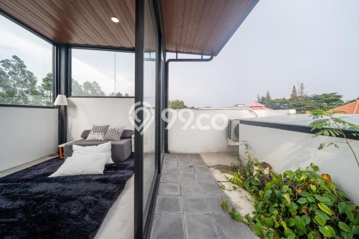 Rumah Elit LB 177m2 Siap Pakai Desain Elegan di Bintaro, Tangerang Selatan Rumah Elit LB 177m2 Siap Pakai Desain Elegan di Bintaro, Tangerang Selatan