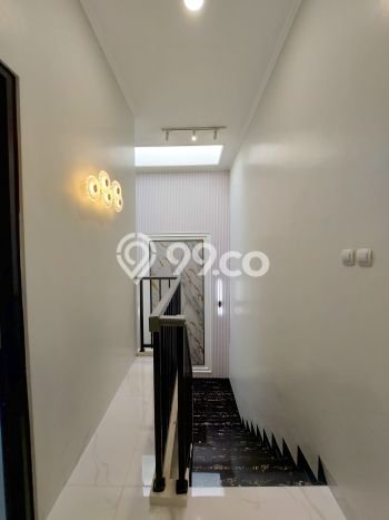 Siap Huni Hunian Elit 5 Kamar di BSD Dekat ke Mana Saja Siap Huni Hunian Elit 5 Kamar di BSD Dekat ke Mana Saja