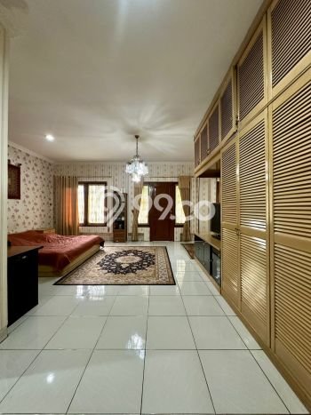 Rumah Mewah LB 400m2 Siap Pakai Desain Elegan di Bintaro, Jakarta Selatan Rumah Mewah LB 400m2 Siap Pakai Desain Elegan di Bintaro, Jakarta Selatan