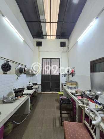Rumah Mewah LB 300m2 Siap Huni Desain Elegan di Bintaro, Tangerang Selatan Rumah Mewah LB 300m2 Siap Huni Desain Elegan di Bintaro, Tangerang Selatan
