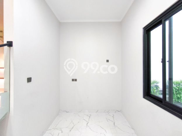 Rumah Elit Modern Siap Huni di Puri Indah Jakarta Barat Rumah Elit Modern Siap Huni di Puri Indah Jakarta Barat
