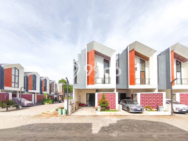 Jual Rumah Strategis Bagus Punya 3 KT di Ciputat Tangerang Selatan - Jual Rumah Strategis Bagus Punya 3 KT di Ciputat Tangerang Selatan -