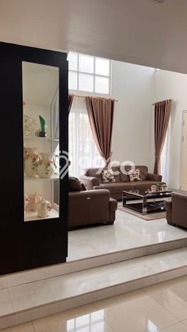 Hunian Elit LB 250m2 Siap Pakai Desain Elegan di BSD, Tangerang Hunian Elit LB 250m2 Siap Pakai Desain Elegan di BSD, Tangerang